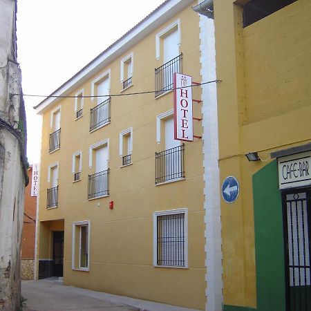 Hotel Plaza Talarrubias Exterior foto